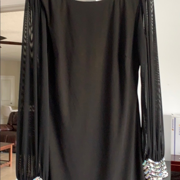 Formal light weight dress - Picture 7 of 8